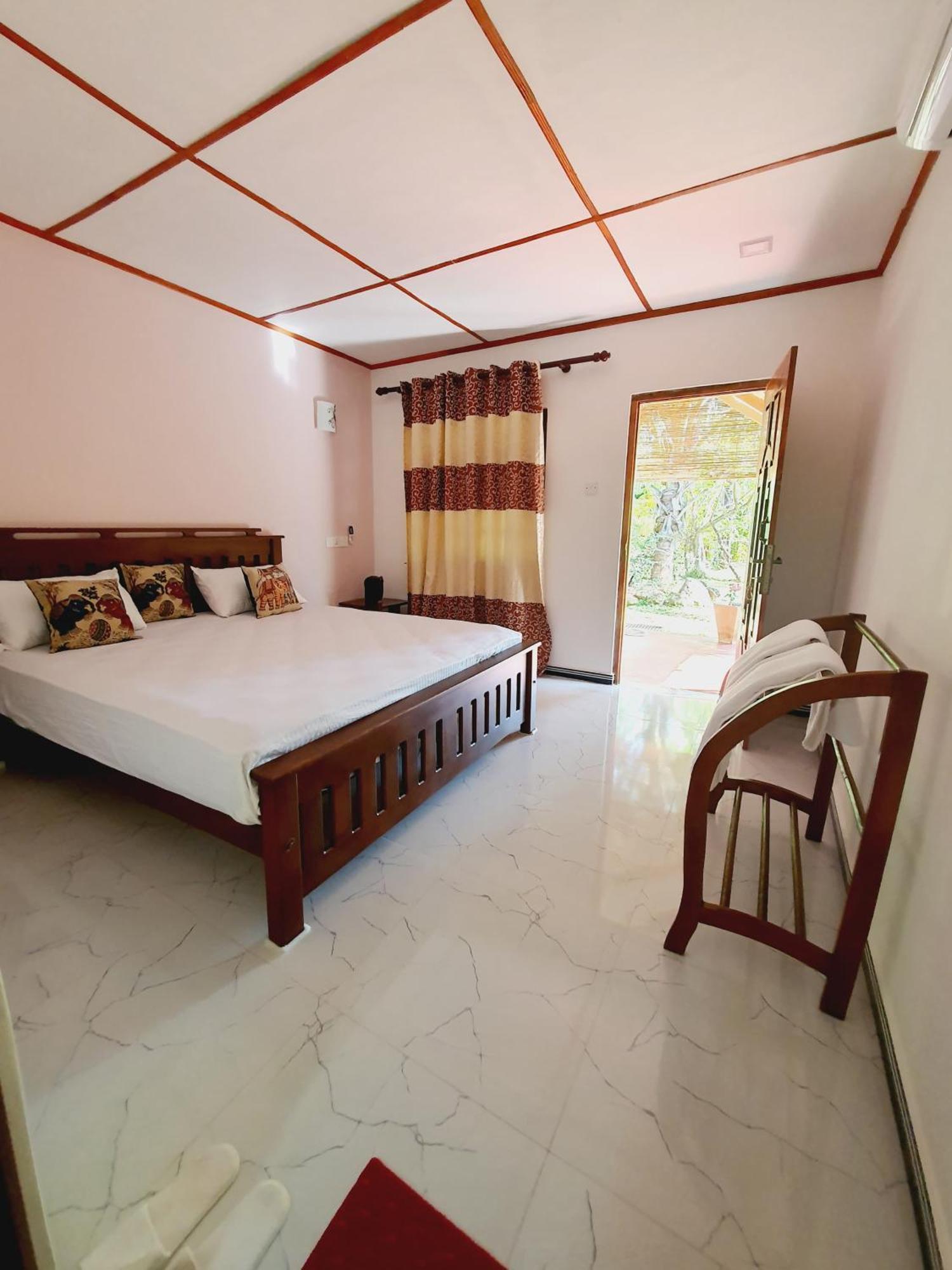 Jungle Eco Lodge & Safari Sigiriya Exteriör bild