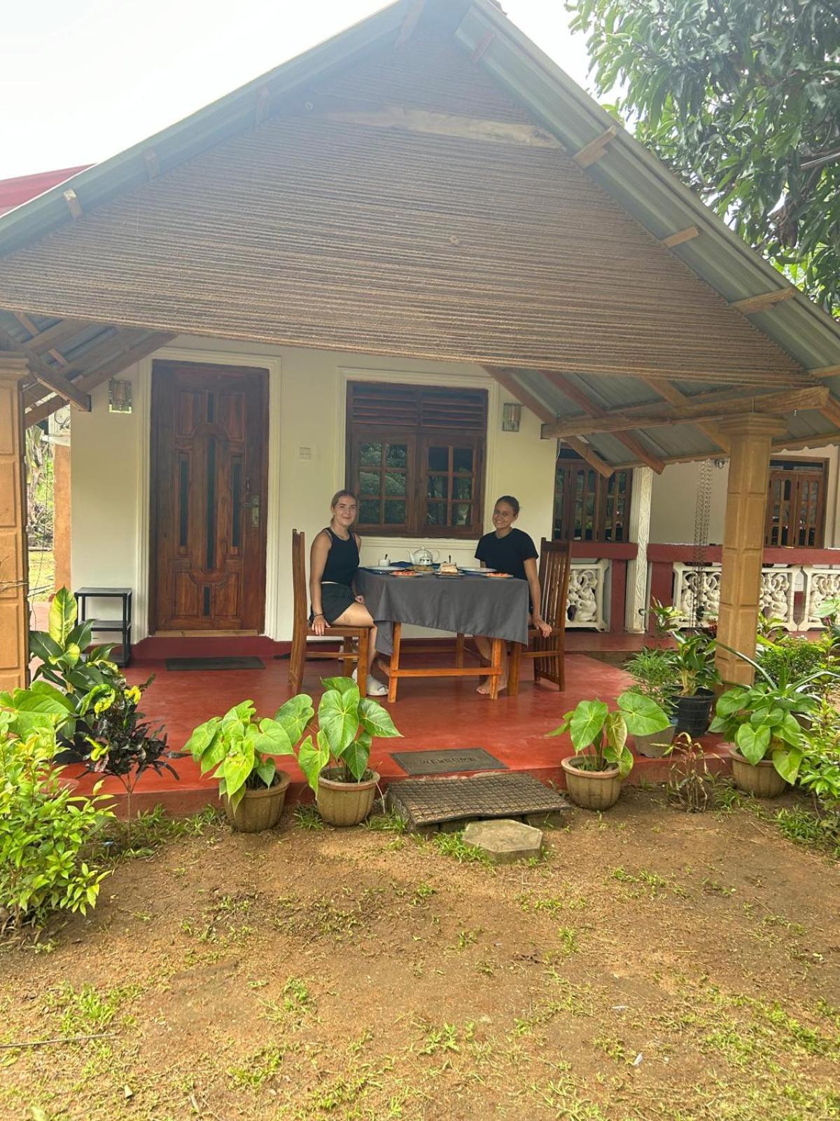 Jungle Eco Lodge & Safari Sigiriya Exteriör bild